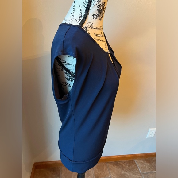 New York & Company Black Chiffon Sleeveless Pleated Keyhole Front Blouse - Picture 5 of 9